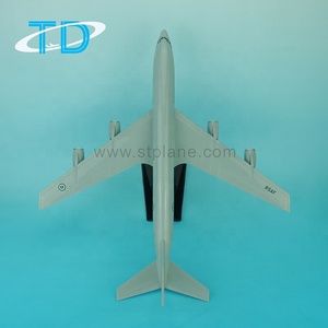 Avión de la Fuerza Aérea Saudí TANKER <span class=keywords><strong>1</strong></span>:00 B707 de 47 cm, Modelo de Resina Impreso en Serigrafía, Logotipo Personalizable, Regalo Empresarial de Madera/Acrílico - Product Image 5