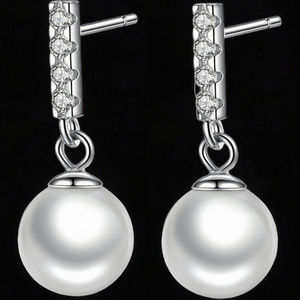 Pendientes de Perlas de Agua Dulce Naturales de 9-10 mm con Circonitas y Plata de Ley 925 Chapada en Oro para Mujer, Ideales para Aniversarios y Fiestas - Product Image 3