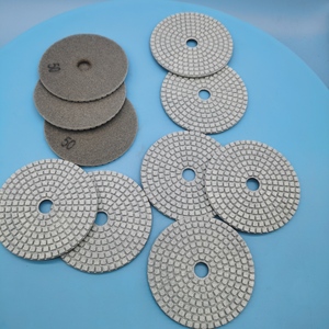 Almohadillas de pulido de diamante de resina flexibles húmedas OEM de 4 pulgadas de fábrica directa de China para cuarzo, mármol, <span class=keywords><strong>pizarra</strong></span>, arenisca, hormigón y granito abrasivo - Product Image 3
