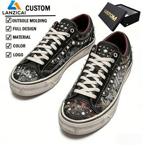 Zapatillas casuales vintage con remaches de perlas para mujer, antideslizantes, cómodas, estilo gótico, de caña baja, zapatillas personalizadas para skateboarding para hombre - Product Image 1