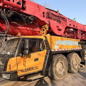 Grue sur camion SANY 350T puissante et polyvalente à rétraction rapide et bras hydraulique orientable pour les projets de relocalisation d'usines - Product Image 1