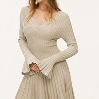 Robe Courte Côtelée Joydressing en Gros, Col Cranté, Manches Évasées, Jupe Plissée Évasée, Prix Usine