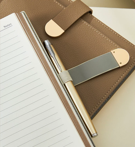 Carnet de notes/agenda en cuir avec logo personnalisé, pochette en PU sur <span class=keywords><strong>le</strong></span> devant, fermeture par boucle à fermoir en PU, emballé dans une boîte - Product Image 6