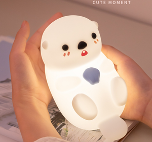 Lámpara Nocturna Moderna y Adorable de Nutrias Marinas con Control Táctil, de Silicona Suave, para Niños y Bebés, Recargable por USB, con Intensidad Regulable - Product Image 2