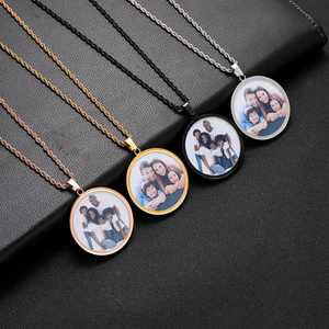 Disco personalizzato placcato in oro personalizzato con foto collana commemorativa collana ciondolo con catena di torsione 3mm - Product Image 3