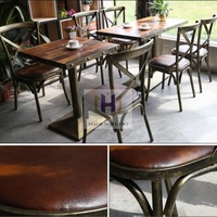 Ensemble table et chaises de restaurant en bois pour café, fournisseurs de restauration rapide industrielle rétro