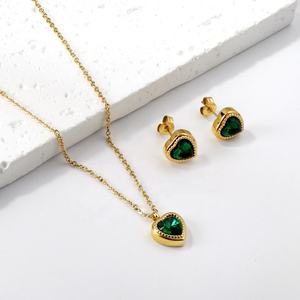 Collares de Acero Inoxidable de Yiwu, Collar con Colgante de Corazón, Joyería de Moda Chapada en Oro de 18k con Diamantes para Mujer - Product Image 3