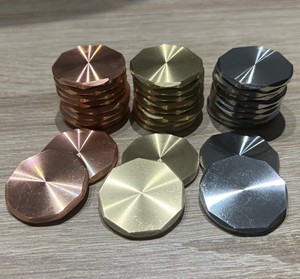 Blanks de pièces de monnaie de golf personnalisés usinés CNC en acier inoxydable massif de 1,25 pouce, cuivre et laiton, avec bord facetté, pour pièces de monnaie de défi - Product Image 6
