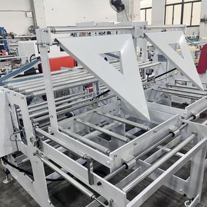 Máquina automática de corte y pesaje de rollos Hongtong RHT-500*2 para la fabricación de bolsas de almacenamiento de alimentos - Product Image 1