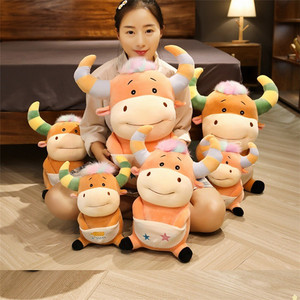 Peluche di Mucca Personalizzabile OEM ODM, Toro <span class=keywords><strong>Sorridente</strong></span> Personalizzato con Grembiule, Pupazzo di <span class=keywords><strong>Animale</strong></span> da Fattoria all'Ingrosso - Product Image 5
