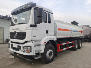 Camion-citerne Shacman F3000 6x4 en état neuf avec transmission manuelle, utilisé pour le transport de pétrole - Product Image 3