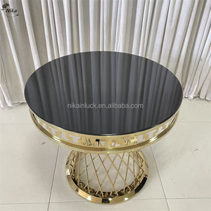 Mesa de Comedor Redonda NIKA Factory con Cubierta de Vidrio Espejo Negro y Base Dorada de Acero Inoxidable para Eventos y Bodas - Product Image 3
