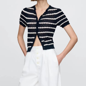 <span class=keywords><strong>Cardigan</strong></span> con scollo a V a manica corta in maglia Jacquard di ispirazione Vintage con orlo a coste e polsini eleganti con bottoni - Product Image 2