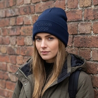 Bonnet d'hiver chaud personnalisé de couleur unie pour l'extérieur, avec logo personnalisé, pour femmes et hommes, style pêcheur classique, bonnet tricoté à revers pour le ski et les activités de plein air