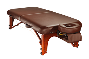 Lit de massage en bois réglable portable à 2 sections pliable et de faible hauteur pour les traitements faciaux et l'utilisation de la thérapie hôtelière - Product Image 4