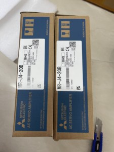 เครื่องขยายสัญญาณเซอร์โว AC รุ่น MR-J4-20B - Product Image 1