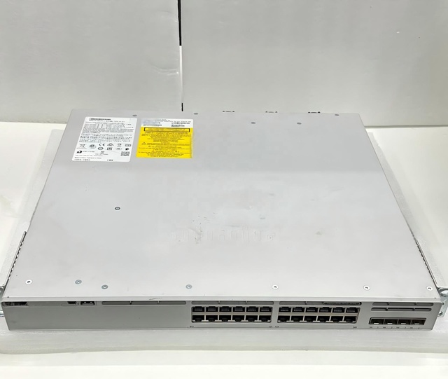 C9300L-24P-4X-E Enterprise-Grade Smart Managed Switch 48-Port PoE+4x10G Uplink 1U Rack-Mounted IEEE 802.3 715W Power SME