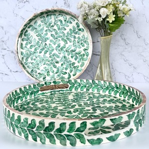 ถาดใส่ของประดับมุกทรงกลมสุดหรูถาดเสิร์ฟพร้อมที่จับทำจากไม้เคลือบเงาสำหรับงานแต่งงานแบบดิวาลี - Product Image 1