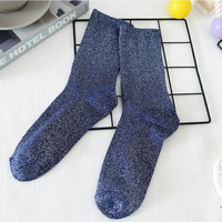 Mode coréenne Chaussettes à paillettes pour femmes Longueur d'équipage tricotée en soie argentée respirante pour l'été Utilisation quotidienne Techniques tissées