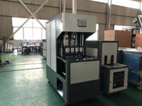 Machine de soufflage par injection semi-automatique à grande vitesse à 4 cavités |   1700BPH |   Moteur PLC |   Certifié CE |   Garantie d'un an