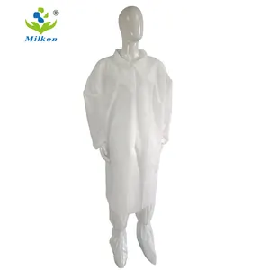 Impermeable white disposable breathable polypropylene isolation gown protection against Liquid