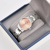Usine de montres en marque blanche, vente en gros de montres-bracelets à quartz en acier inoxydable, mode, pour femmes, avec logo de marque célèbre, style classique et professionnel