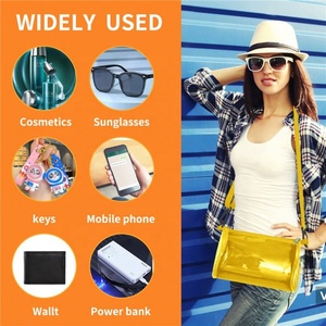 กระเป๋าถือสะพายข้างแฟชั่น TPU ใสแบบกำหนดเองสำหรับผู้หญิง กระเป๋าเดินทางพกพาสะดวกสำหรับเล่นกีฬา สายสะพายเดี่ยวตกแต่งด้วยโซ่ กันน้ำ สีลูกกวาด - Product Image 6