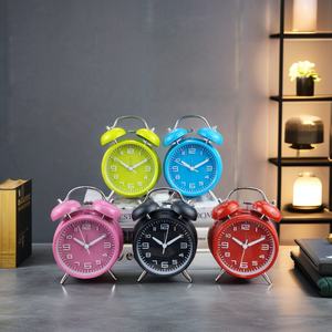Réveil de bureau numérique créatif et personnalisé en métal, à piles, avec minuteur et sonnerie, design moderne et simple pour étudiants - Vente en gros - Product Image 3