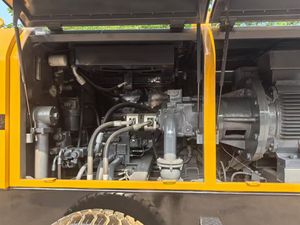 Certificado <span class=keywords><strong>Sany</strong></span> HBT60C-110 Bomba De Concreto Pequeno 90% Nova Alta Qualidade com Controle Remoto Características Componentes do Núcleo Do Motor Do Motor - Product Image 6