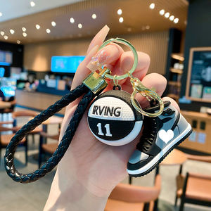 תליון אופנה כדורסל ונעליים מותאם אישית, עשוי פלסטיק עמיד - Product Image 5