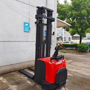 Heli <span class=keywords><strong>Stacker</strong></span> điện 2T 2.5T Rider trên <span class=keywords><strong>Stacker</strong></span> 5M 6m nâng chiều cao đứng trên xe nâng với Triplex mast cho kho hậu cần - Product Image 3