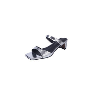 Nuevo modelo de sandalias de mujer con punta cuadrada, de color sólido, sencillas y a la moda, casuales, duraderas, con tacón medio grueso. - Product Image 2