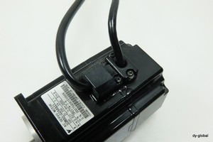 SERVOMOTOR AC YASKAWA SGMAH-02AAA21 USADO, 200W - Product Image 2