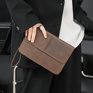 Nuova borsa a mano da <span class=keywords><strong>uomo</strong></span> di grande capacità borsa a busta retrò marrone crazy horse <span class=keywords><strong>pochette</strong></span> in pelle PU per <span class=keywords><strong>uomo</strong></span> - Product Image 1