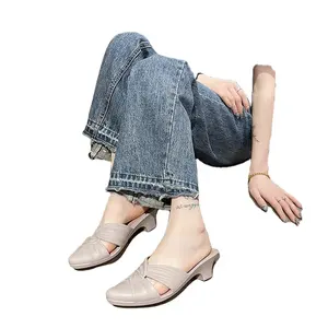 אופנה סנדלים חדשים לנשים אבזם מתכת קו V נעלי נעלי בית מזדמנים נעלי חוץ נעלי חוץ באוטו חצי נעלי בית