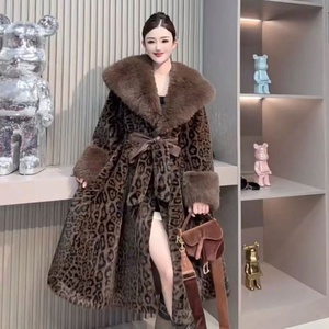 Nuovo Cappotto Invernale 2026 in Finta Pelliccia di <span class=keywords><strong>Visone</strong></span>, Stampa Leopardata, Velluto Dorato, Stile Nobile e Raffinato - Product Image 3