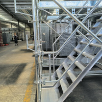 Échafaudage annulaire interne pour la coulée de béton des escaliers de bâtiment