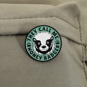 Spille Smaltate dei Badgers del Miele, Animali Cartoon con Citazioni, '<span class=keywords><strong>Mi</strong></span> Chiamano Badger del Miele', Distintivi da Bavero, Gioielli Regalo - Product Image 3