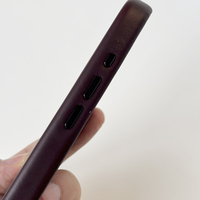 Étui de téléphone portable en cuir de vachette pleine fleur à l'huile de cire de qualité supérieure de luxe pour étui magnétique Iphone 15 Pro