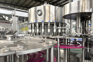 Machine de remplissage et d'emballage d'<span class=keywords><strong>eau</strong></span> minérale en bouteille plastique de 1500 ml, prix d'usine Wholeline - Product Image 3