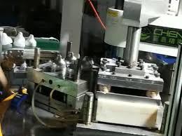 XY3000 \ A-300tons Servo tipo cucchiaio di plastica cinese di alta qualità iniettore di plastica auto paraurti macchina per lo stampaggio ad iniezione di plastica - Product Image 2