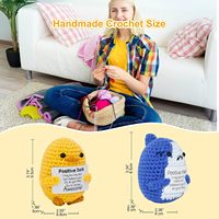 Peluche artisanale au crochet et tricotée, grand canard jaune requin, cadeau d'apaisement émotionnel