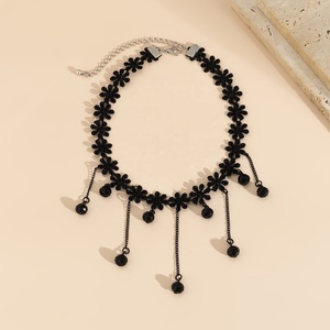 2024 nouveau collier de mode Vintage gothique dentelle florale clavicule chaîne collier Lolita simulé cristal <span class=keywords><strong>frange</strong></span> collier accessoires - Product Image 4