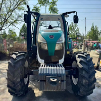 Tracteur Lovol 1104, doté d'un design moderne, d'un moteur puissant, d'une cabine de conduite confortable et d'une livraison rapide pour les agriculteurs.
