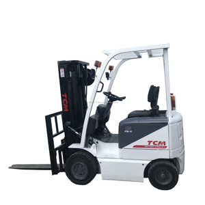 Chariot élévateur diesel d'occasion de marque TCM, capacité de 1,5 à 15 tonnes, hauteur de levage de 3 m, prix de seconde main - Product Image 1