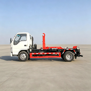 รถบรรทุกขยะ ISUZU 4x2 แบบใหม่เอี่ยม พร้อมกระบะยกแบบตะขอ และถังขยะแบบถอดได้ สำหรับเศษวัสดุก่อสร้างและขยะมูลฝอยในเขตเทศบาล - Product Image 1