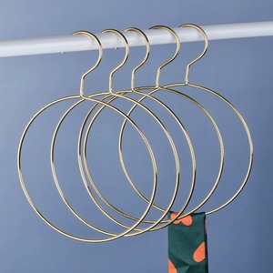 <span class=keywords><strong>Cintre</strong></span> d'écharpe <span class=keywords><strong>carré</strong></span> en or rose de luxe de haute qualité cintres Hijab ronds en métal doré support de rangement pour cravates - Product Image 1