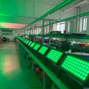 Luz LED para Exteriores IP65 de 60x10W, Estroboscópica RGBW DMX, Barra de Luz LED para Escenarios, Discotecas y Eventos - Product Image 5