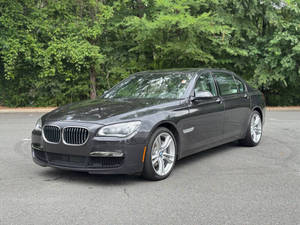 รถยนต์มือสอง ปี 2013 รุ่น 7 Series 740Li Convertible ขับเคลื่อนสี่ล้อ เกียร์อัตโนมัติ พวงมาลัยซ้าย เบาะหนัง กล้องมองหลัง หลังคาซันรูฟ ไฟหน้า LED จอสัมผัส - Product Image 4