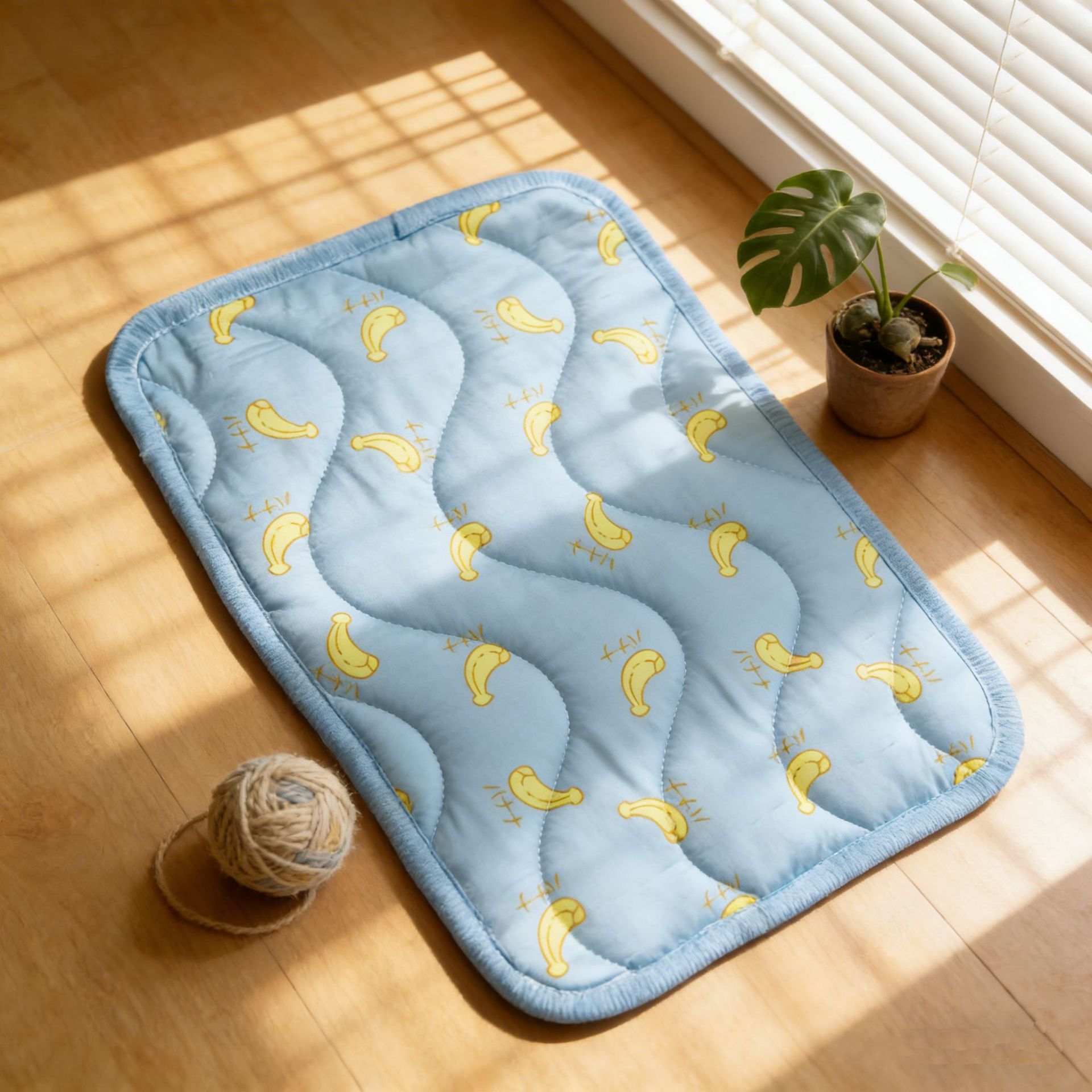 Coussin en soie glacée, bleu banane